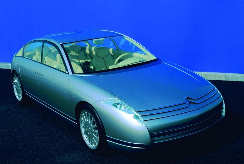 Citroen C6 Lignage 001.jpg